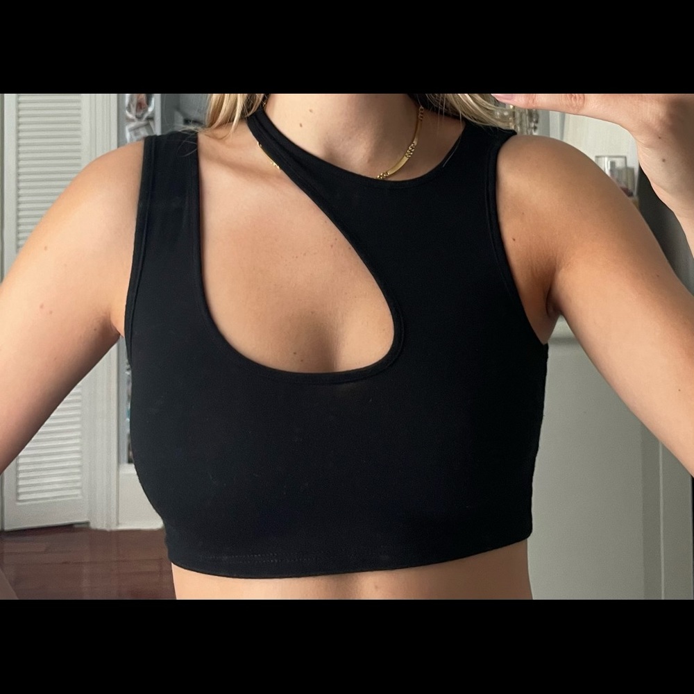 Emma & Sam Shoulder Cut Out Crop Tank